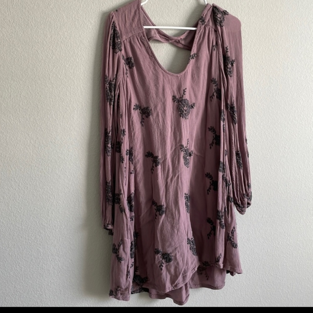 free people top comes below butt perfect for leggings worn once for photoshoot